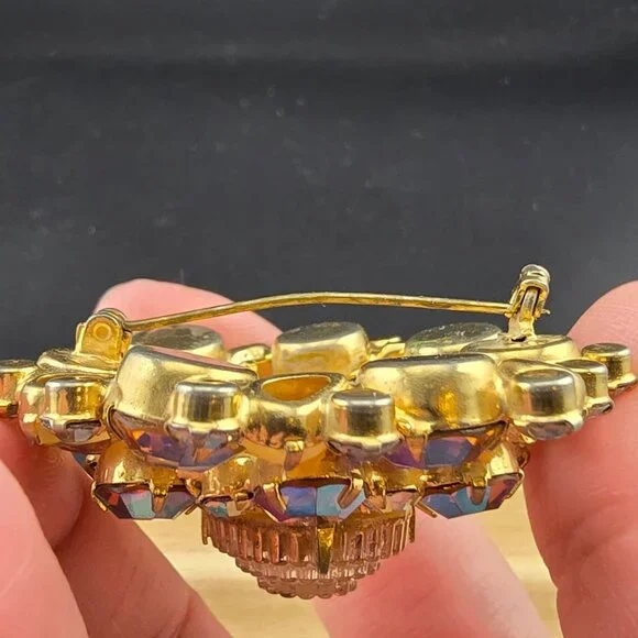 RARE Juliana D&E 2" Birthday Cake Statement Brooch Gold Tone Aurora Borealis - Picture 8 of 12